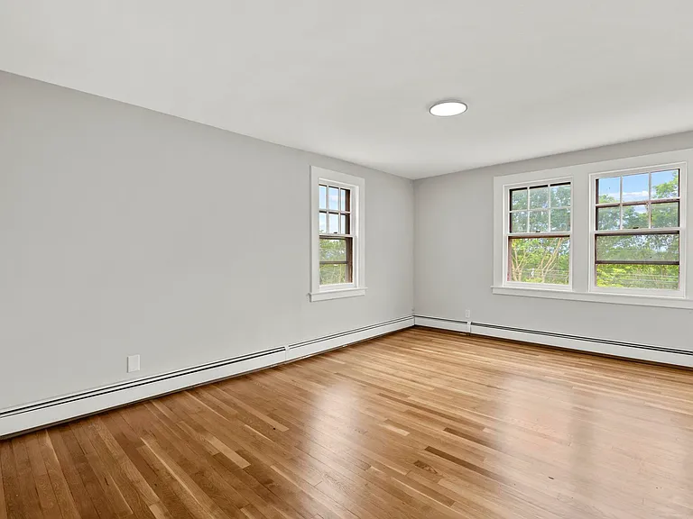 588 N Walnut St #3 — Photo 1