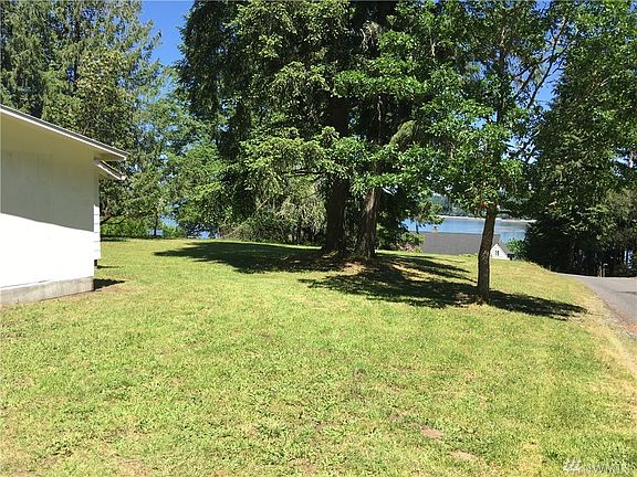 4th image of 2410 Crestline Dr NW