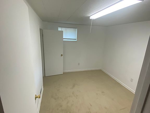 5th image of 7721 Marthas Ln