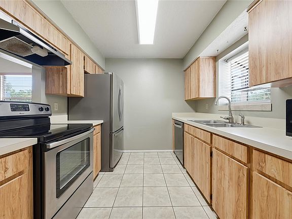 2nd image of 625 E 8th Ave