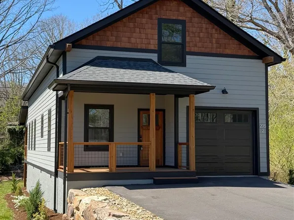 203-2 S Oconeechee Ave, Black Mountain, NC 28711