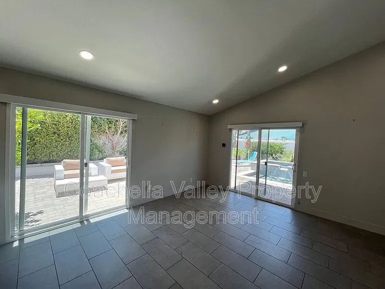 835 S Nueva Vista Dr — Photo 30