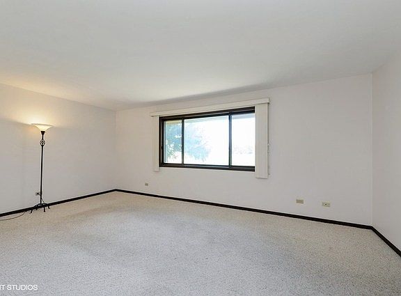 4th image of 4905 W Oakwood Dr APT A