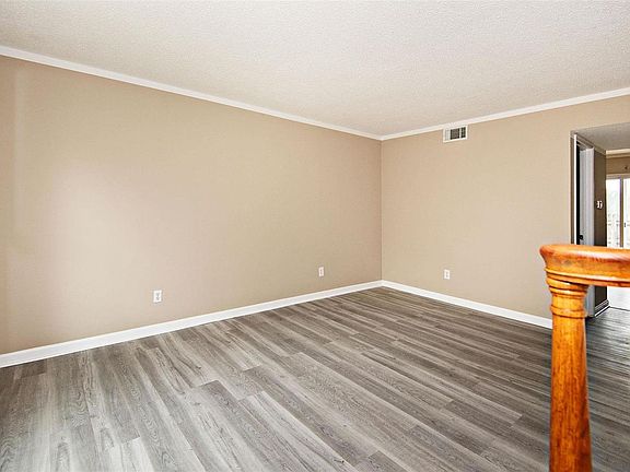 2nd image of 1043 Avenue H St