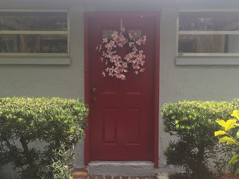 Front door entrance 