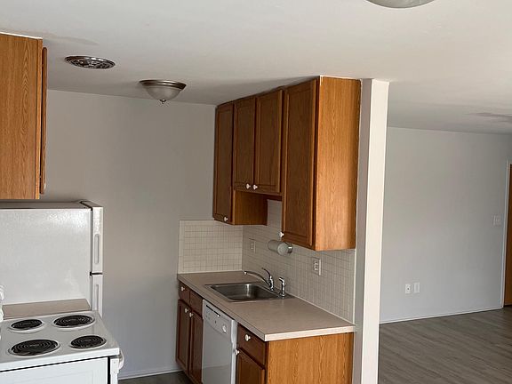 2nd image of 223 Villa Ln