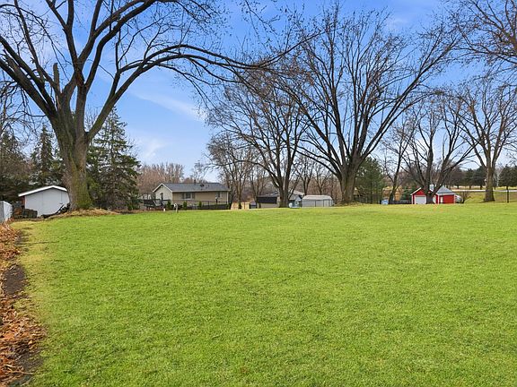 5th image of 9658 Crestview Dr