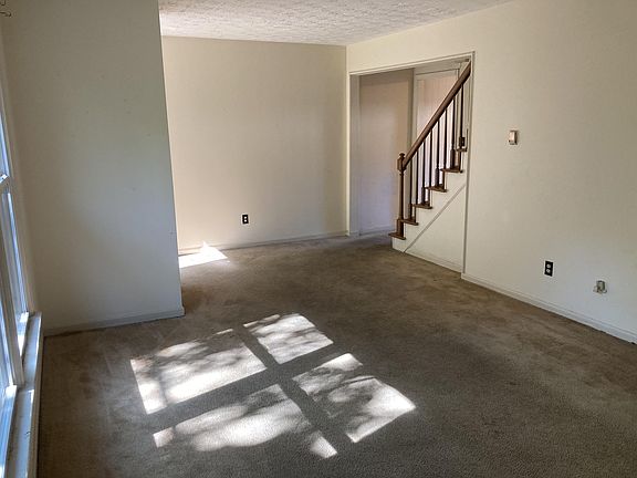 3rd image of 3138 Kirklevington Dr