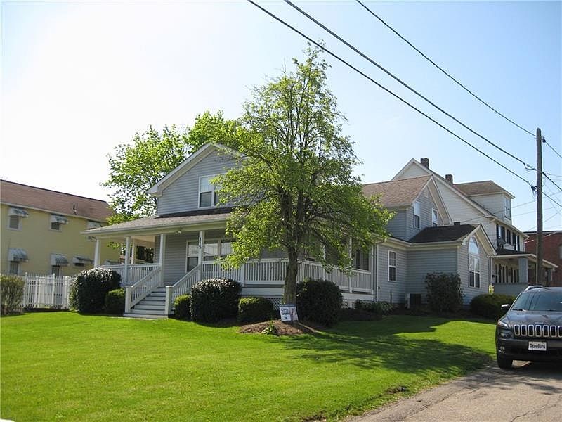 1st image of 115 1st St
