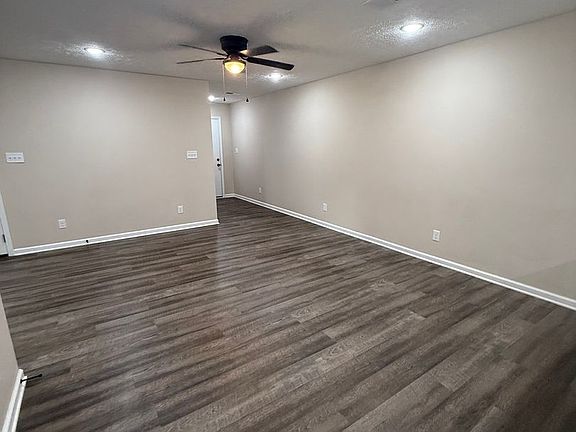5th image of 100 Crestview Dr #B