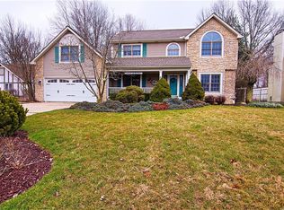 635 Blossom Dr, Amherst, OH 44001