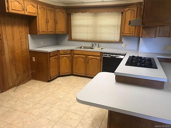 2nd image of 8917 Rosewood Ln