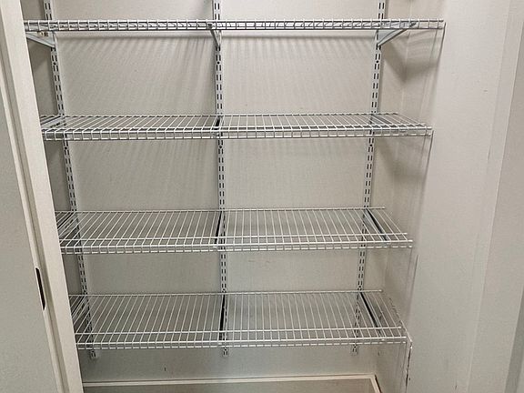 2nd image of 18 Oak Ridge Dr