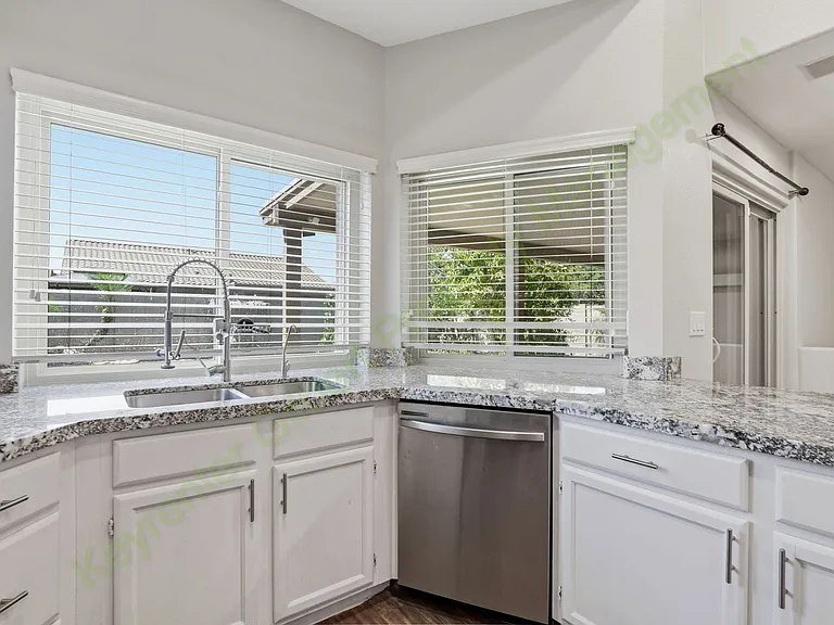 1333 W Glenmere Dr — Photo 12