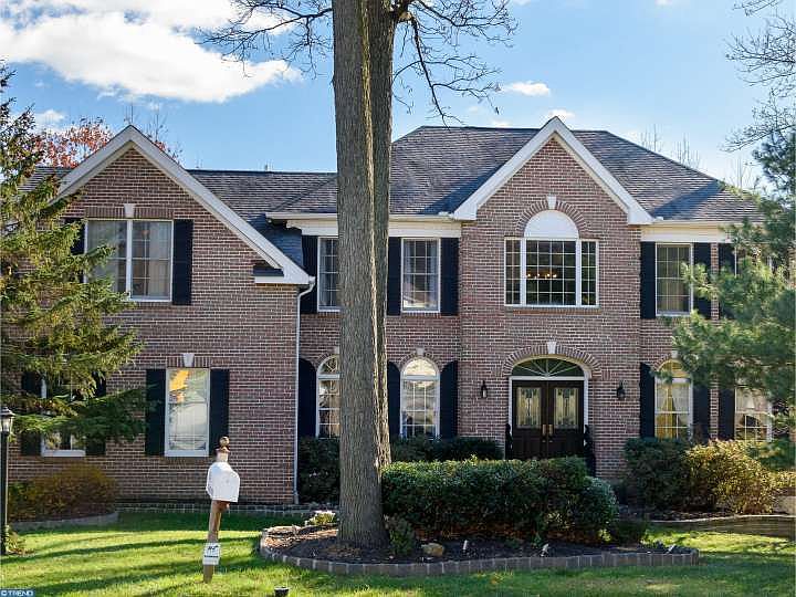 1st image of 104 Palace Dr