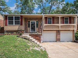 3023 NW Castle Dr, Blue Springs, MO 64015