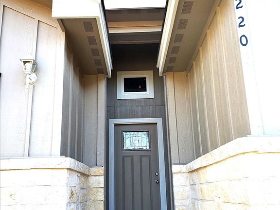 2nd image of 220 E Byrd Blvd