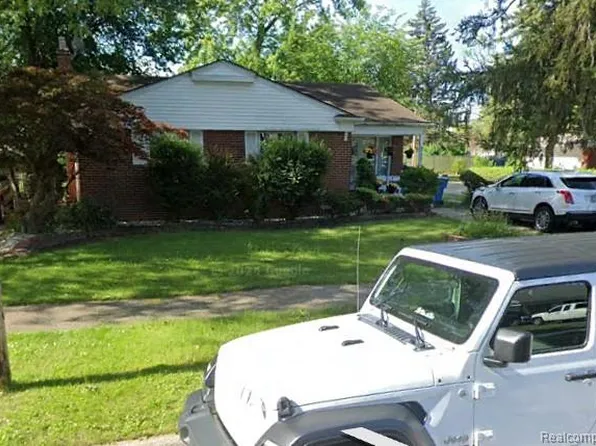 27321 Kennedy St, Dearborn Heights, MI 48127