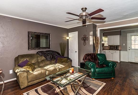 4th image of 2519 Gregory Dr