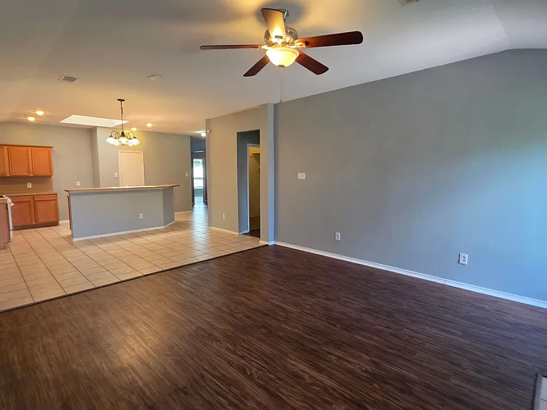 5820 Show Master Ln — Photo 5