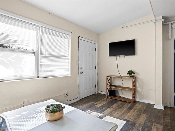 4th image of 527 8th St N #4