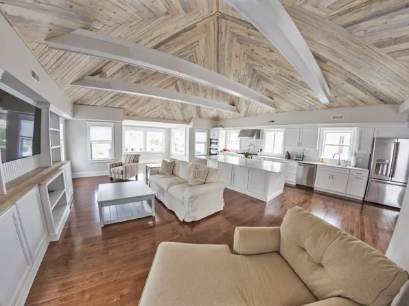 5 L St, Hampton, NH