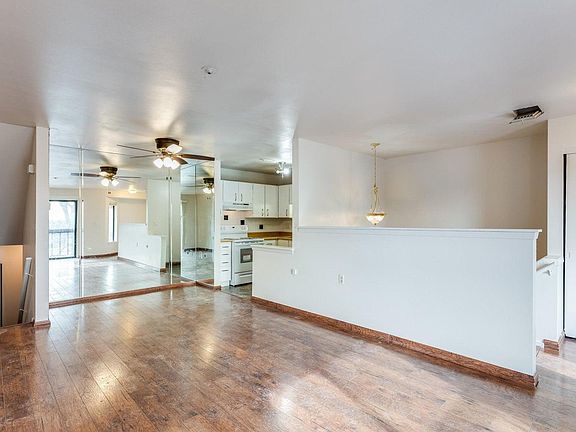 3rd image of 9082 N Park Plaza Ct