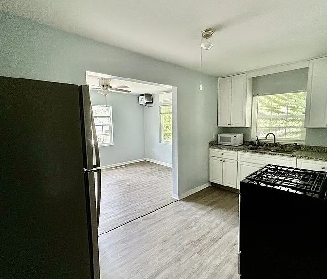 801 Grove St N #6 — Photo 4