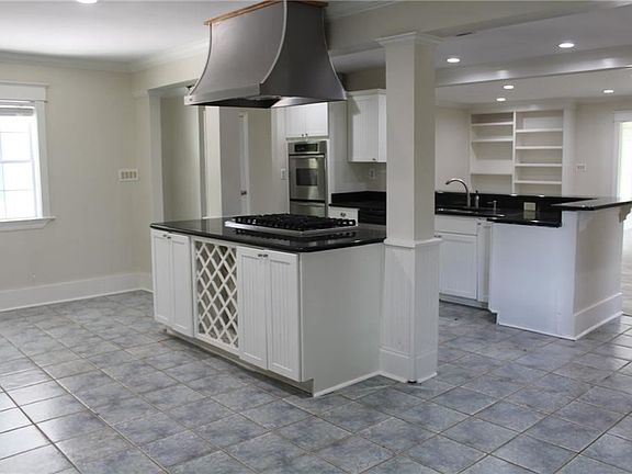 3rd image of 334 West St