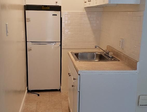 4th image of 26 Belmont Ave #3LOWER