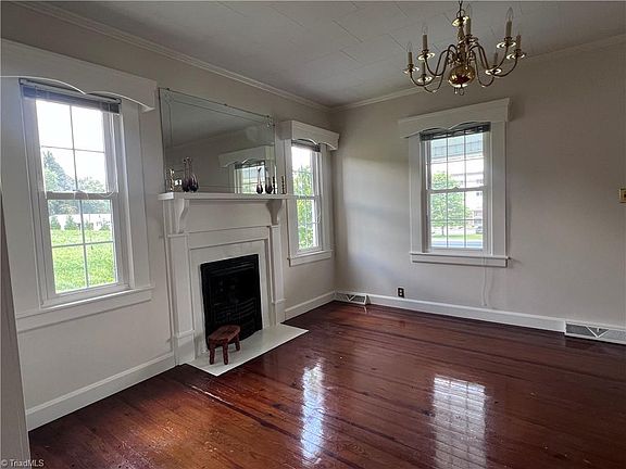 4th image of 1394 Forrest Dr