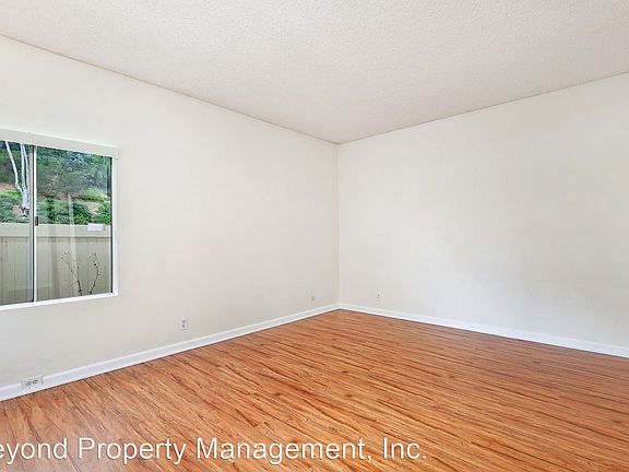 3rd image of 8807 Gilman Dr Unit B