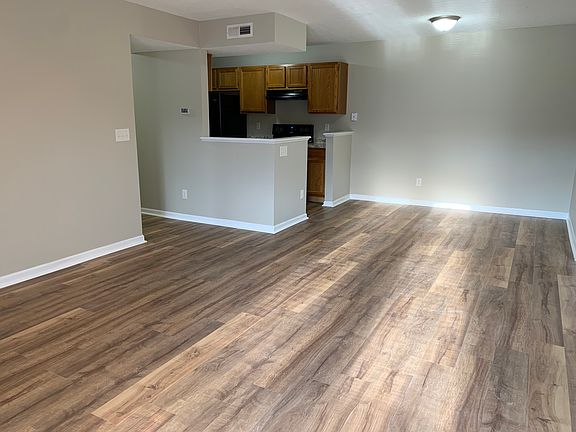 3rd image of 10136 Carnation Ct APT 7