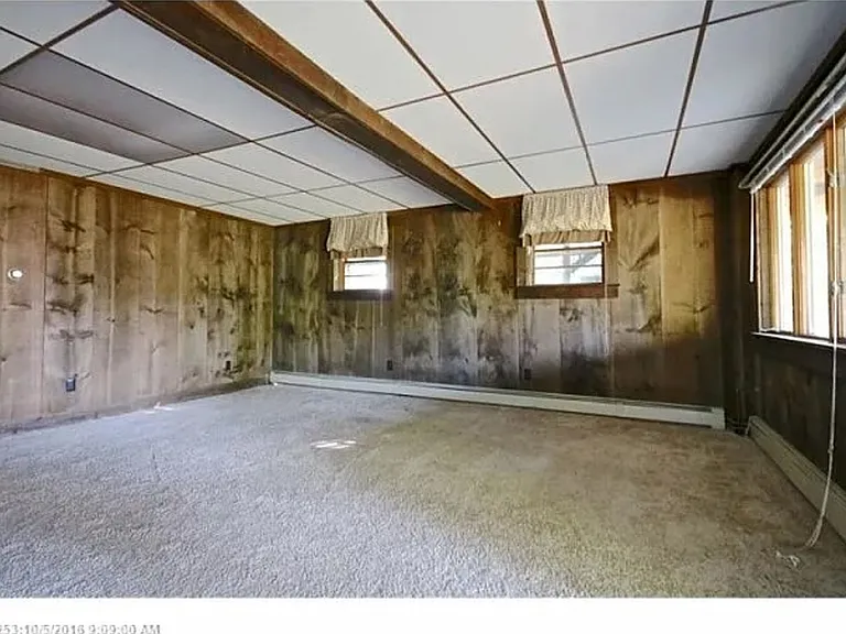 40 Claman Dr — Photo 18