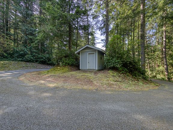 5th image of 4665 Shady Hollow Ln NW