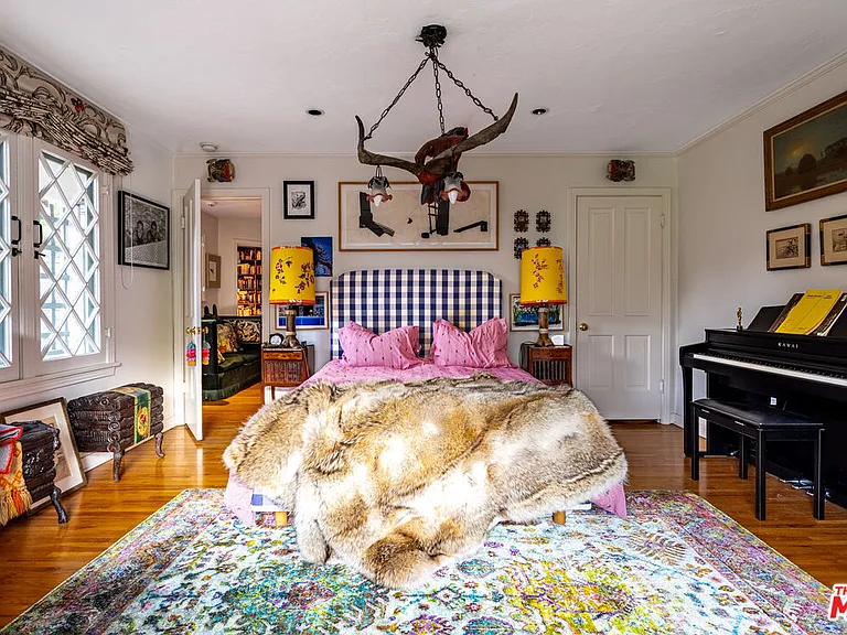 8066 Woodland Ln — Photo 7
