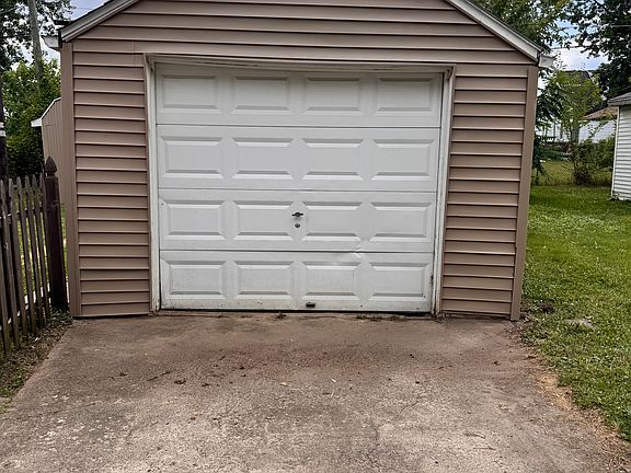 5th image of 2502 Carlton Ct