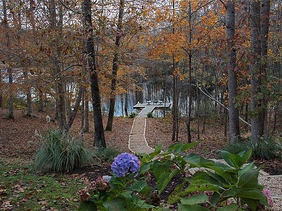 3rd image of 6007 Stillwater Ln
