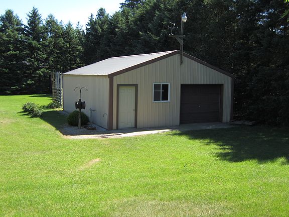 Barn 24'x32' concrete floor