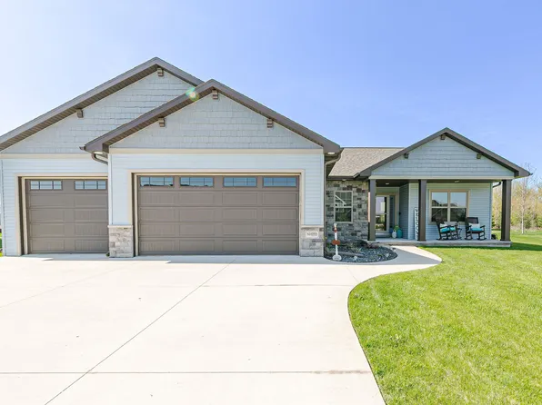 N1055 Glennview Dr, Greenville, WI 54942