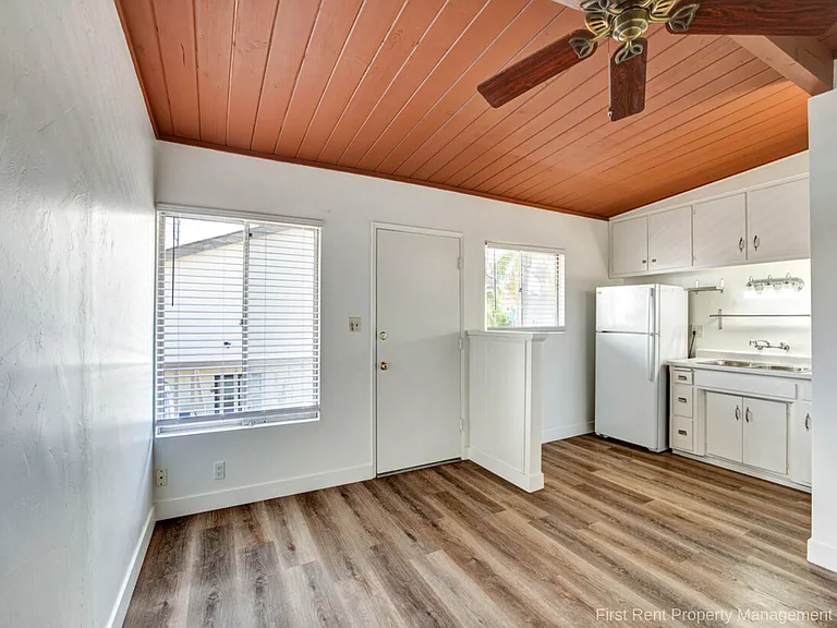 1278 Robinson Ave #7 — Photo 1
