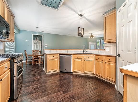 5th image of 1520 Brewster Dr