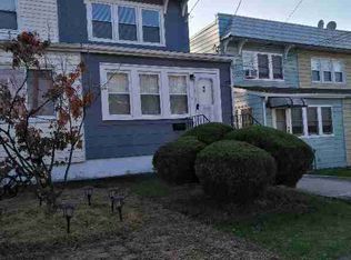 24712 43rd Ave, Little Neck, NY 11363