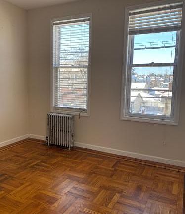 3rd image of 10 Hyatt Ave