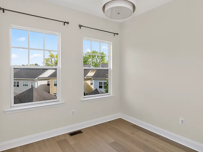 89 Southgate Ave — Photo 21