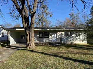 415 16th St SW, Paris, TX 75460