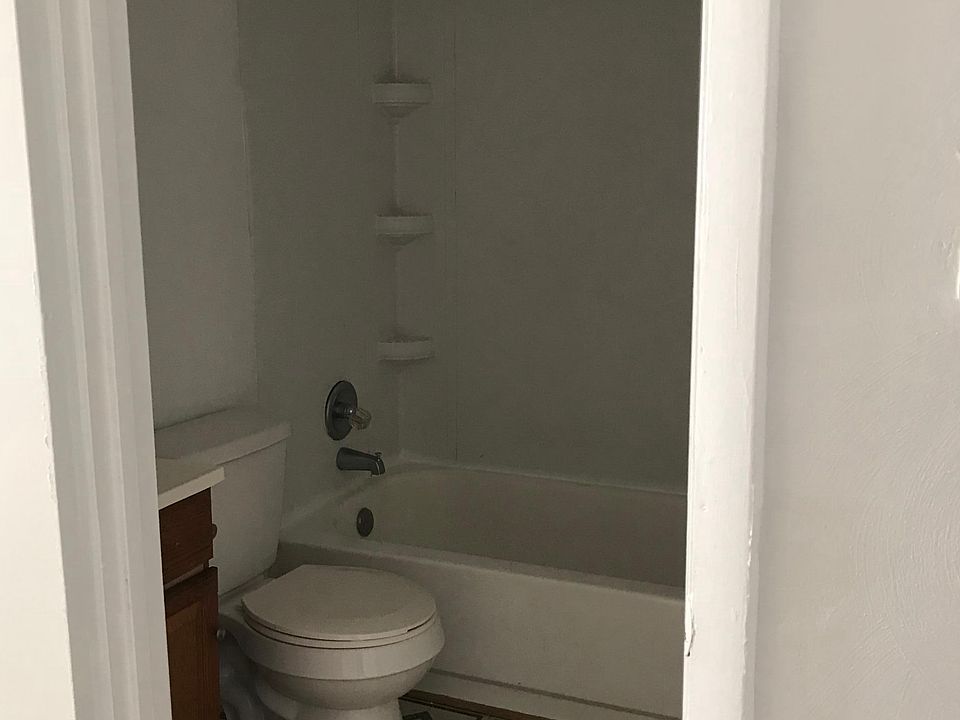 1st image of 2715 Debree Ave APT 4