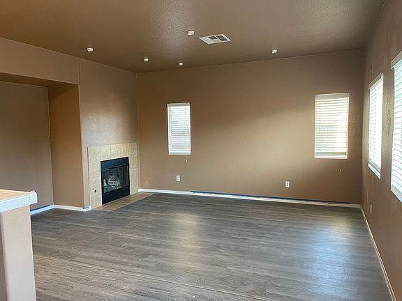 3rd image of 10559 Lee Ave