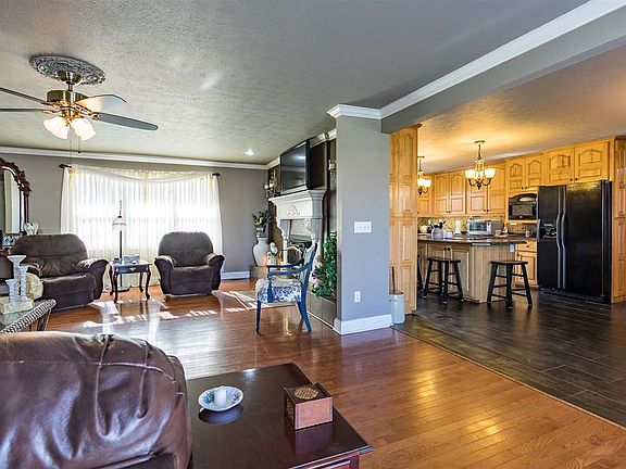 5th image of 44 Forest Meadow Dr