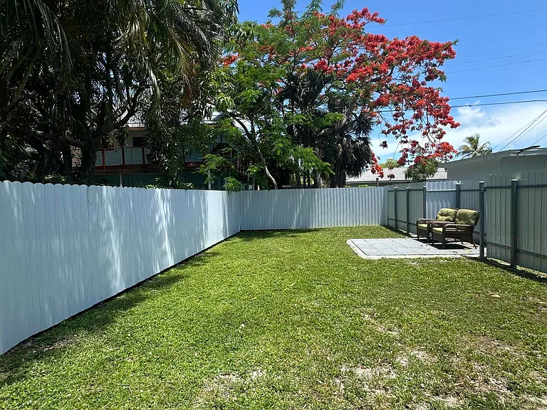 119 Sunrise Ave #A — Photo 12